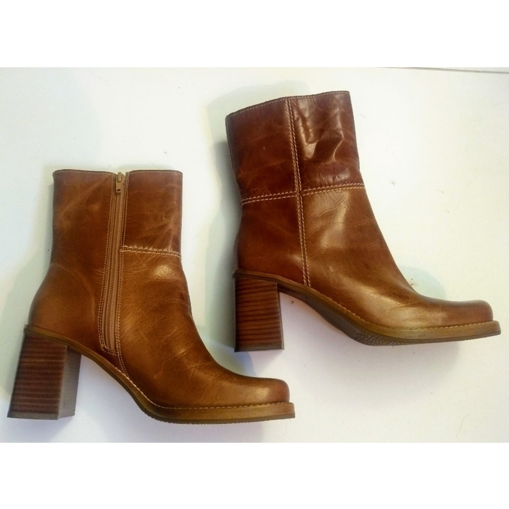 Amanda Smith mustang  leather ankle booties